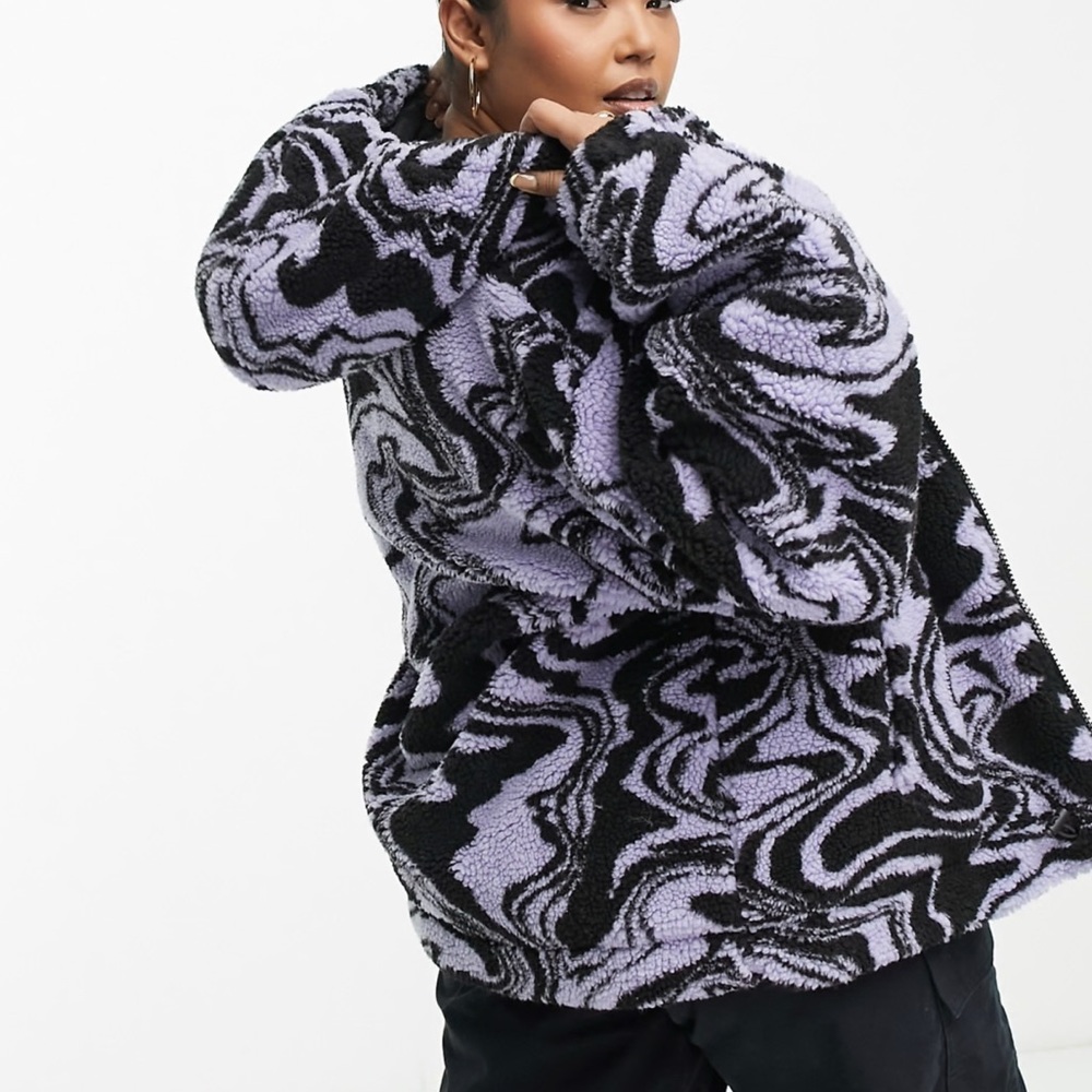 Women’s Lavender & Black Swirl Sherpa Jacket